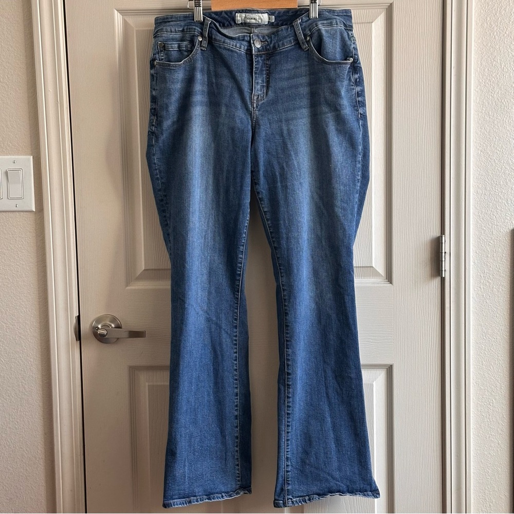 Torrid Blue Medium Wash Flare Wide Leg Demin Jeans Women’s Plus Size 16R